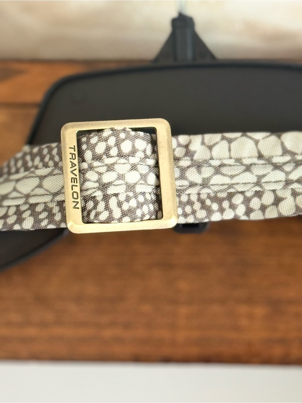 Travelon Anti-Theft Crossbody Bag - Picture 7 of 13